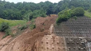 Bolu Dağı Tünelinde heyelanın izleri siliniyor