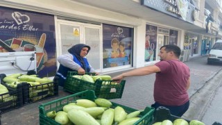 Bu bahçede hasat edilen ürünler vatandaşlara ücretsiz dağıtılıyor