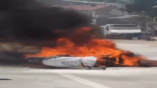 Bursada kuryenin motosikleti alev topuna döndü