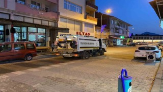 Cadde ve sokaklarda temizlik çalışması yürütülüyor