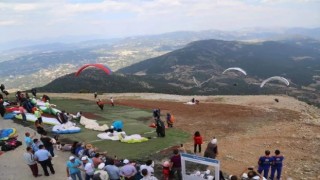 Çamelinde yamaç paraşütü heyecanı başlıyor