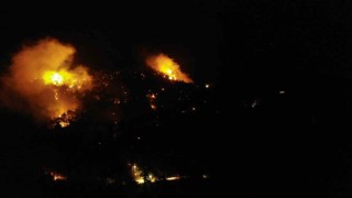 Çanakkalede gece başlayan orman yangını havadan görüntülendi