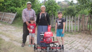 Çiftçilere hibe destekli çapa makinesi dağıtıldı