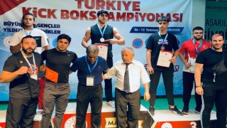 Cizreli milli sporcu Çelik, Türkiye Kick Boks Şampiyonasında şampiyon oldu