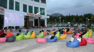 Çocuklar için açık hava sinema etkinliği
