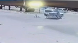 Çocuklar otomobilden fırladı