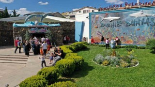 Çocuklar ücretsiz eğlence için Keçiörene akın etti