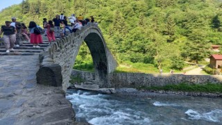Çöl sıcaklarından kaçan Aydınlılar Karadenize akın ediyor