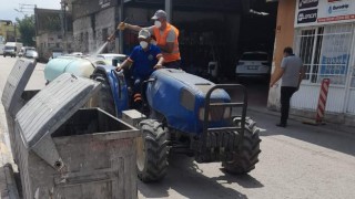 Çöp konteynerlerine dezenfekte amaçlı ilaçlama yapıldı