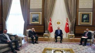 Cumhurbaşkanı Erdoğan Koç ailesini külliyede kabul etti