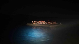 Muğla Datça'da 30 göçmen yakalandı