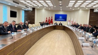 Deprem bölgesinin milletvekilleri Bakan Işıkhan ile bir araya geldi