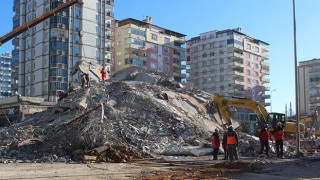 Depremde 49 kişinin öldüğü Emre Apartmanıyla ilgili soruşturma tamamlandı