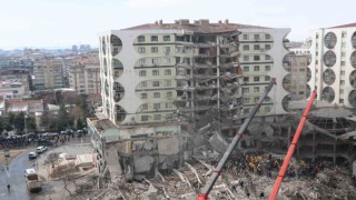Depremde yıkılan Galeria Sitesi soruşturmasına tutuklanan 7 kişiye tahliye kararı