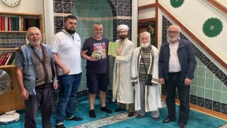 Depremzede imam Fransada 2 kişinin Müslüman olmasına vesile oldu