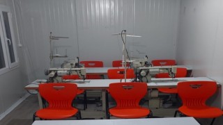 Depremzede kadınlar için dikiş atölyesi kuruldu