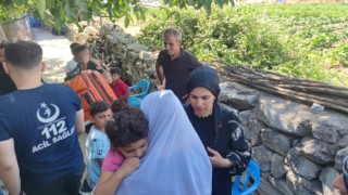 Diyarbakırda arazide ve su kanalında aranan çocuk evde koltuk arkasında bulundu