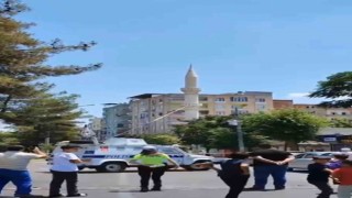 Diyarbakırda depremde hasar gören minare kontrollü yıkıldı
