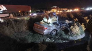 Diyarbakırda otomobil ile traktör çarpıştı: 1 ölü, 3 yaralı
