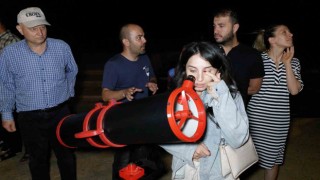 Doktor ve öğretmenler kendi ürettikleri teleskoplarla vatandaşları gökyüzü ile buluşturdu