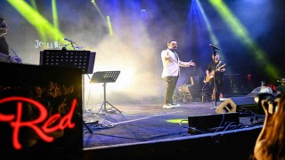 ‘Dolu Dolu Yaz Konserlerinde Yaşar sahne aldı