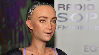 Dünyanın İlk Vatandaşlık Alan Robotu Sophia, Antalya'ya Geldi