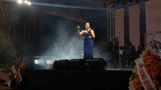 Ebru Yaşar, Safranboluda sahne aldı