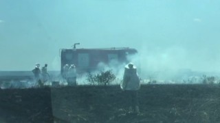 Edirnede tarlada çıkan yangında 100 arı kovanı yandı