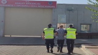 Edremitte aranan 2 şahıs JASAT tarafından yakalandı