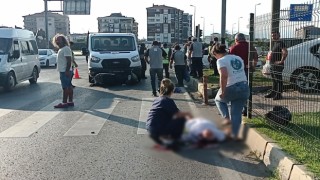 Edremitte kavşakta zincirleme kaza: 1 yaralı