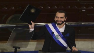 El Salvador Başkanı Bukele, anayasa yasağına rağmen yeniden aday gösterildi