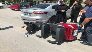 Elazığda elektrikli motosiklet otomobile çarptı: 1 yaralı