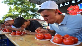 Elmalıda domates festivali renkli görüntülere sahne oldu