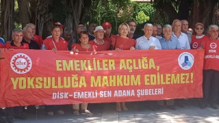 Emekliler, Maaşlarındaki Zammı Protesto Etti