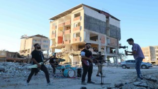 Enkaz kent klip çekimleri için canlı stüdyo oldu