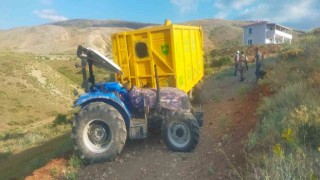 Erzincanda traktör kazası: 1 ölü 1 yaralı