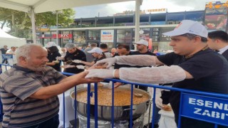 Esenlerde 12 bin vatandaşa aşure ikram edildi