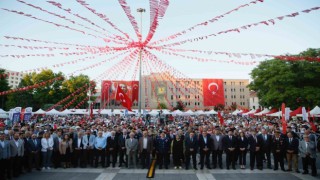 Eskişehirde 15 Temmuz anma programı yüzlerce vatandaşın katılımıyla gerçekleştirildi
