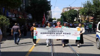Eskişehirde Koruyucu Aile Günü farkındalık yürüyüşü Mehteran takımı eşliğinde düzenlendi