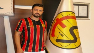 Eskişehirspora şampiyon Anadolu Üniversitesinden orta saha takviyesi