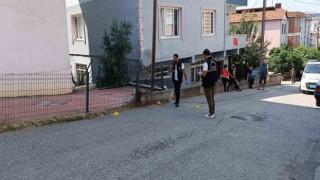 Evinin önünde silahla vuruldu