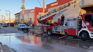 Fabrika jeneratöründe yangın çıktı