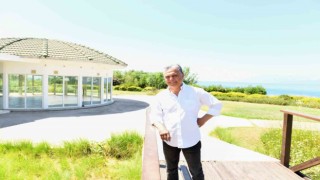 Falezlerde öğrenciler için ders çalışma merkezi