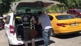 Fazla yolcu olduğu için taksimetre açmayıp ekstra para isteyen taksiciye ceza