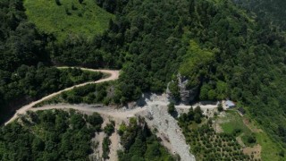 Felçli eşini sırtında taşıyan kadının imdadına büyükşehir yetişti