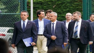 Fenerbahçede teknik direktör İsmail Kartal için imza töreni düzenlendi
