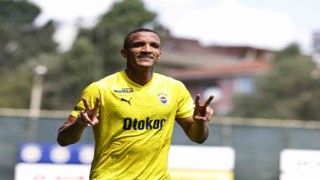 Fenerbahçede yeni transfer Rodrigo Becao, ilk antrenmanına çıktı