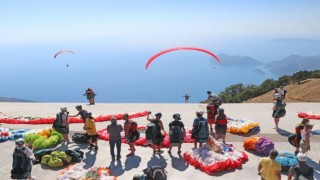 Fethiye, bayram tatilinde yamaç paraşütçülerinin gözdesi oldu