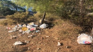 Fethiye Yarımadasındaki çöplere vatandaşlar tepki gösterdi