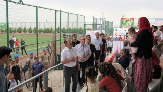Futbol Turnuvasında Kadın Taraftarlar Tribünleri Doldurdu